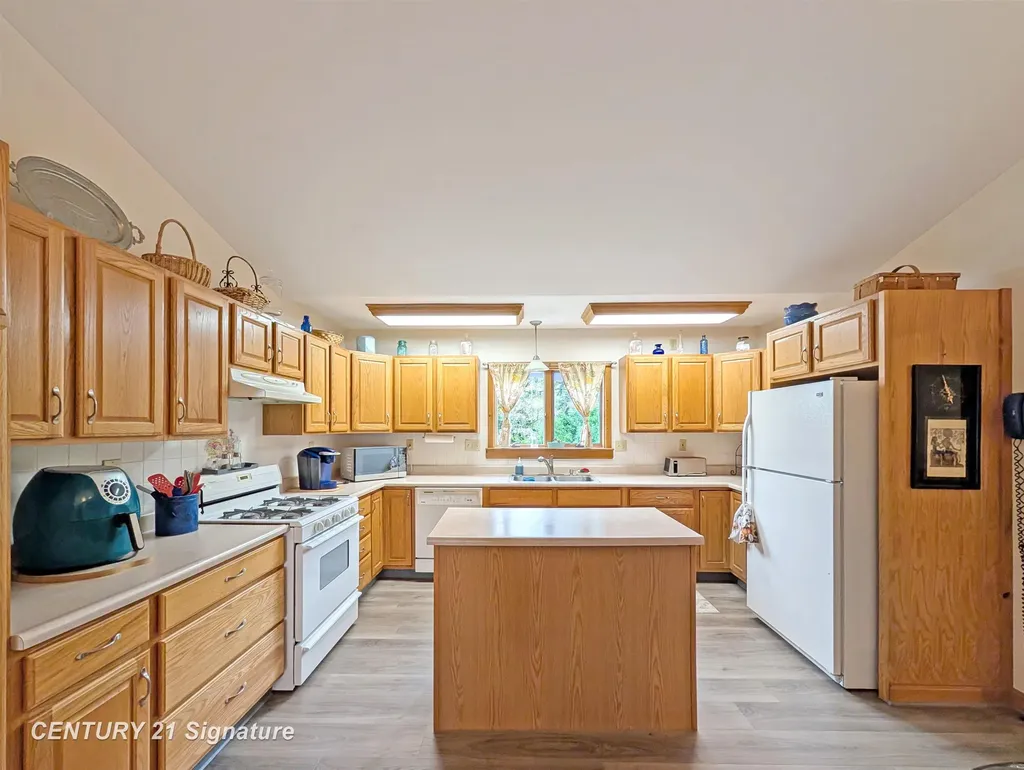 4870 Coralberry Road Saginaw Charter Township MI 48604