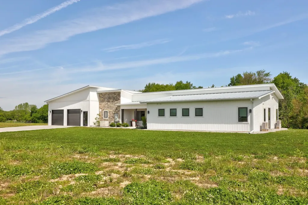 5595 Riverview Drive Bridgeport Charter Township MI 48722