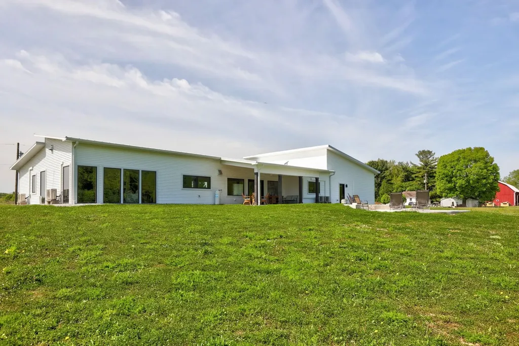 5595 Riverview Drive Bridgeport Charter Township MI 48722