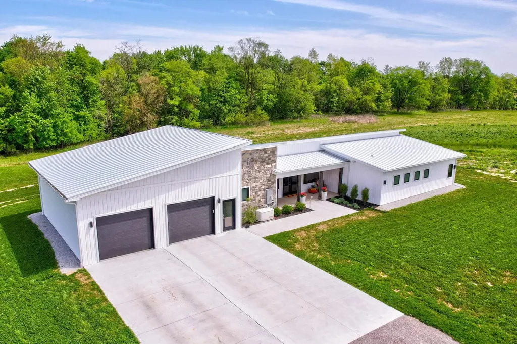 5595 Riverview Drive Bridgeport Charter Township MI 48722