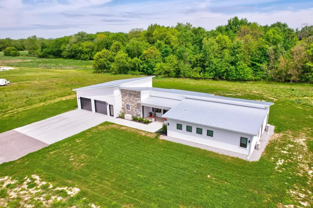 5595 Riverview Drive Bridgeport Charter Township MI 48722