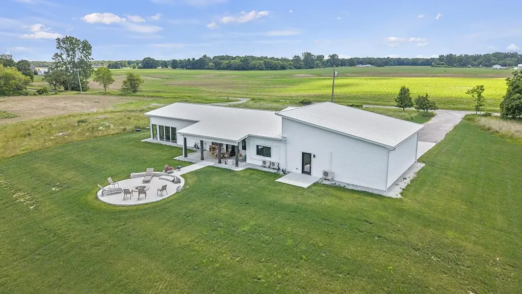 5595 Riverview Drive Bridgeport Charter Township MI 48722