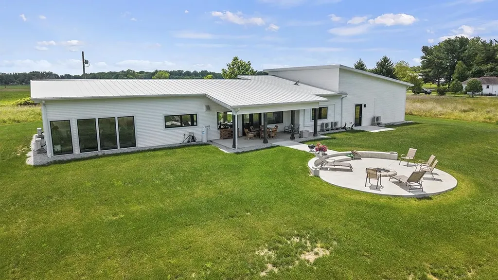 5595 Riverview Drive Bridgeport Charter Township MI 48722