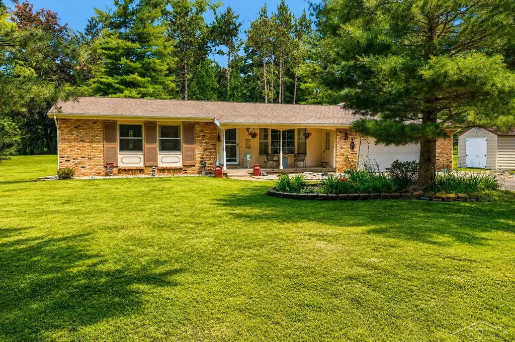 20440 Thornapple Lane Big Rapids Charter Township MI 49307