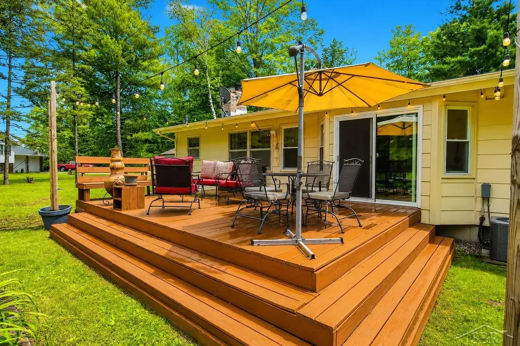 20440 Thornapple Lane Big Rapids Charter Township MI 49307