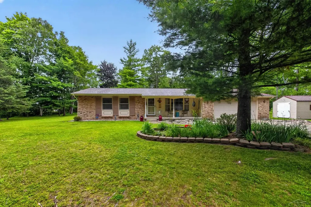 20440 Thornapple Lane Big Rapids Charter Township MI 49307