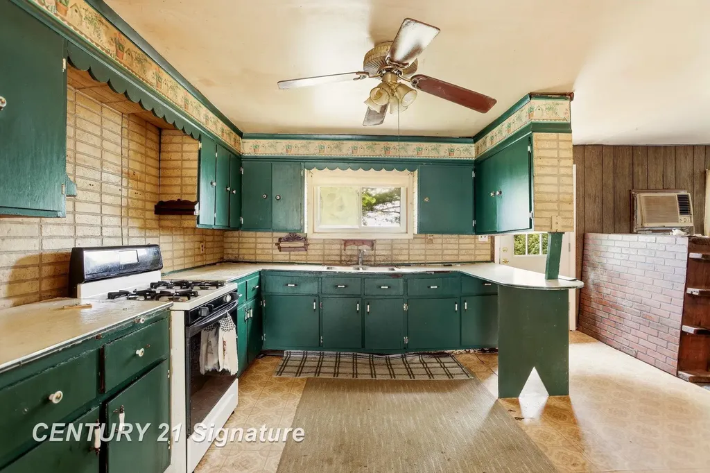 12097 Swan Creek Road Swan Creek Township MI 48609