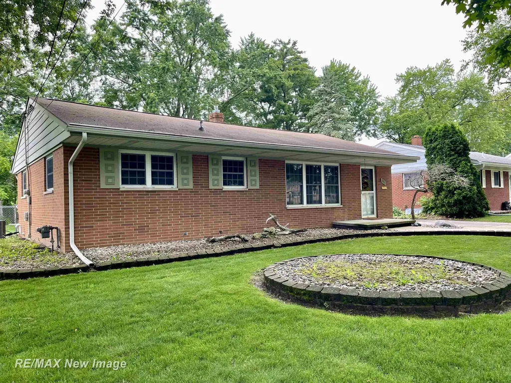 2915 Deindorfer Street Saginaw City MI 48602