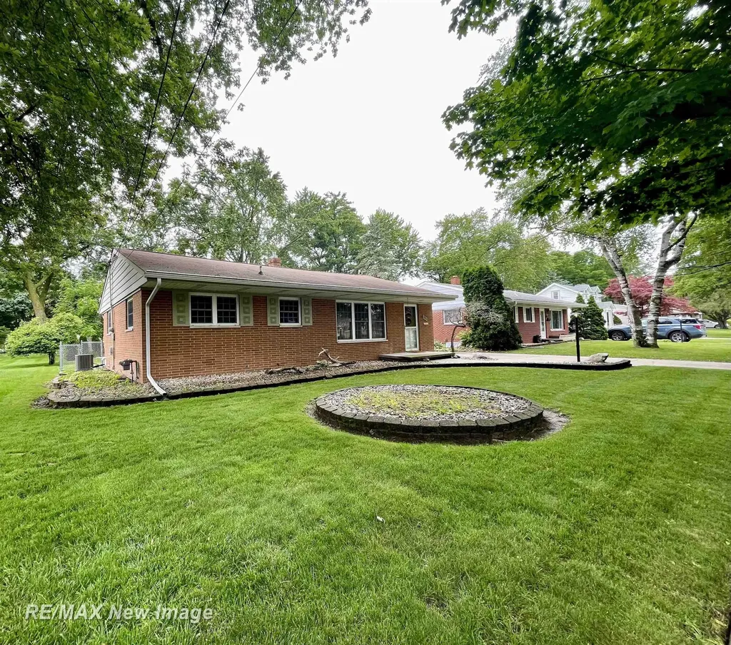 2915 Deindorfer Street Saginaw City MI 48602