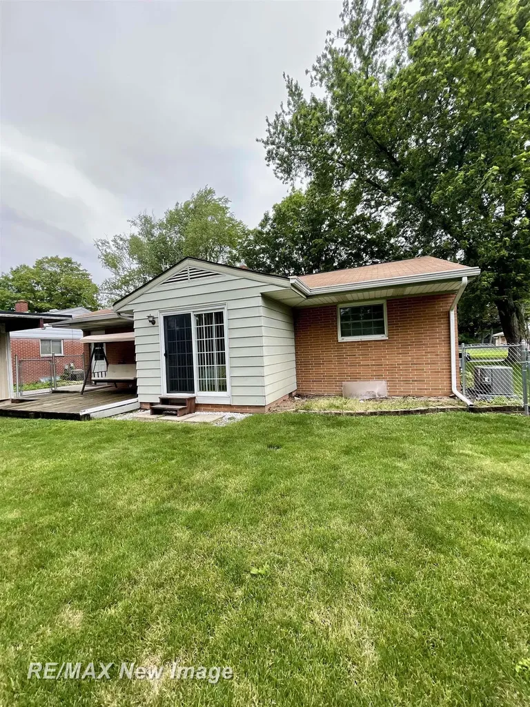 2915 Deindorfer Street Saginaw City MI 48602