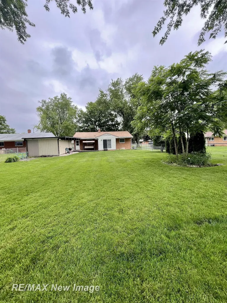 2915 Deindorfer Street Saginaw City MI 48602