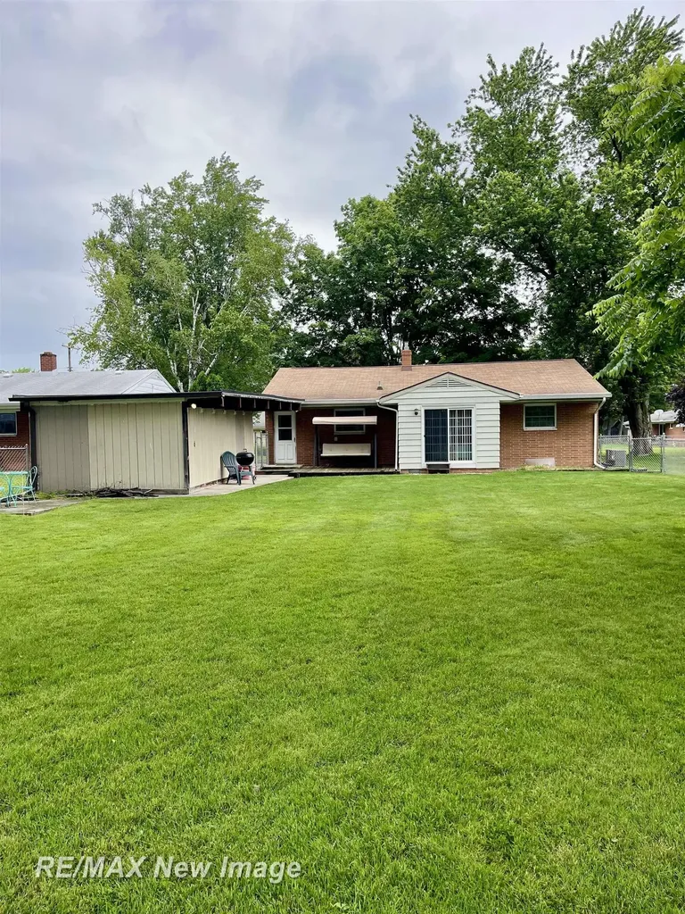 2915 Deindorfer Street Saginaw City MI 48602