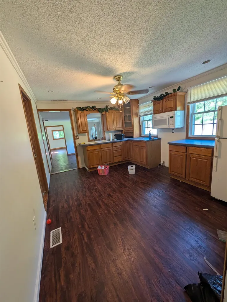 2286 California Avenue Bridgeport Charter Township MI 48601