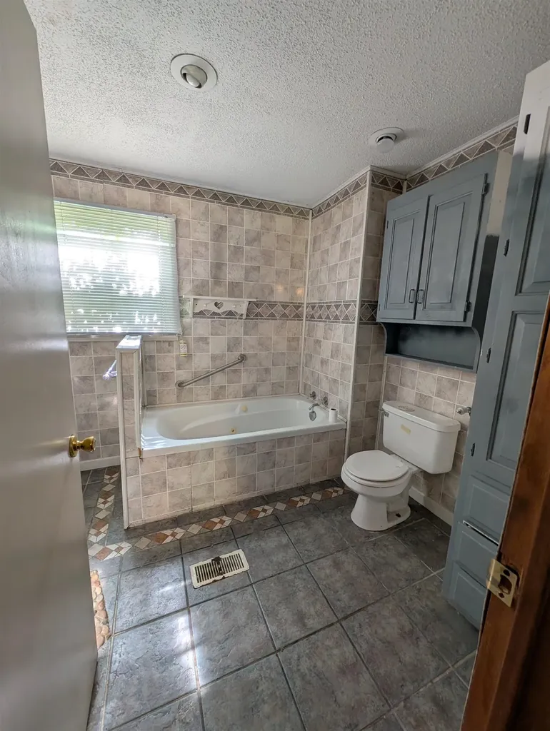 2286 California Avenue Bridgeport Charter Township MI 48601