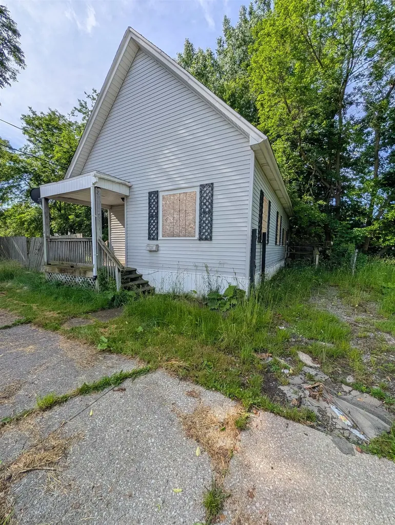 710 Holden Street Saginaw City MI 48601