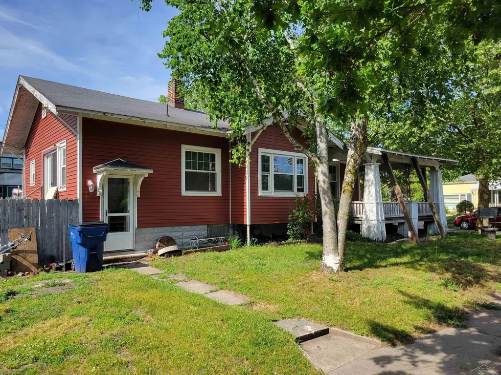 301 Keystone Street Bay City City MI 48706