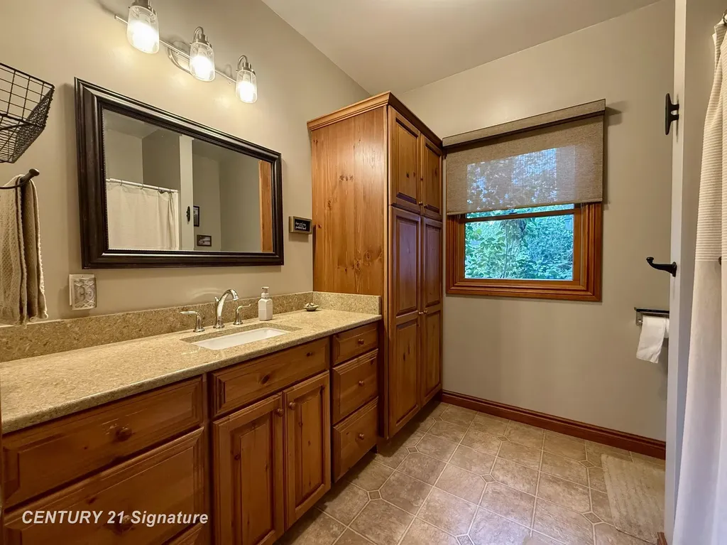 5689 Lawndale Road Kochville Township MI 48604