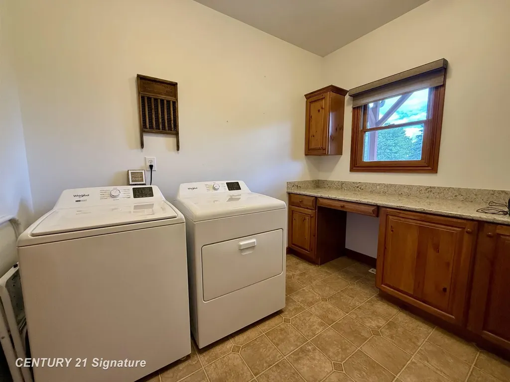 5689 Lawndale Road Kochville Township MI 48604