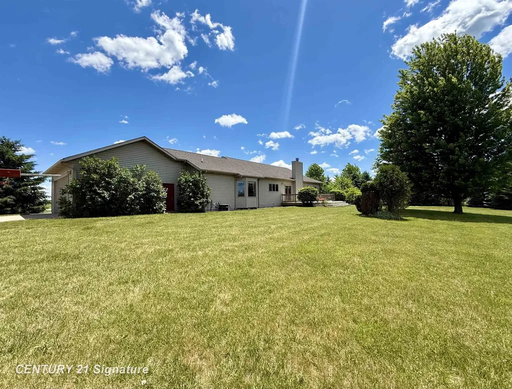 5689 Lawndale Road Kochville Township MI 48604