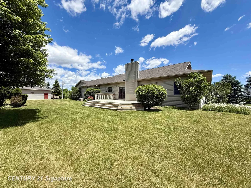 5689 Lawndale Road Kochville Township MI 48604