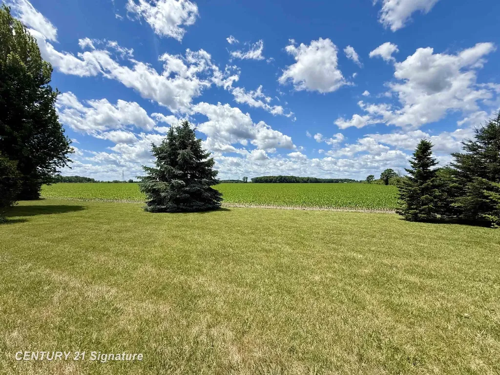 5689 Lawndale Road Kochville Township MI 48604