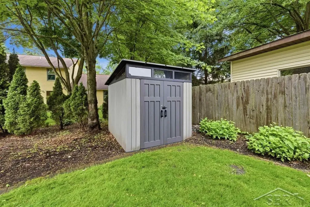 6102 Oak Meadows Court Midland City MI 48640