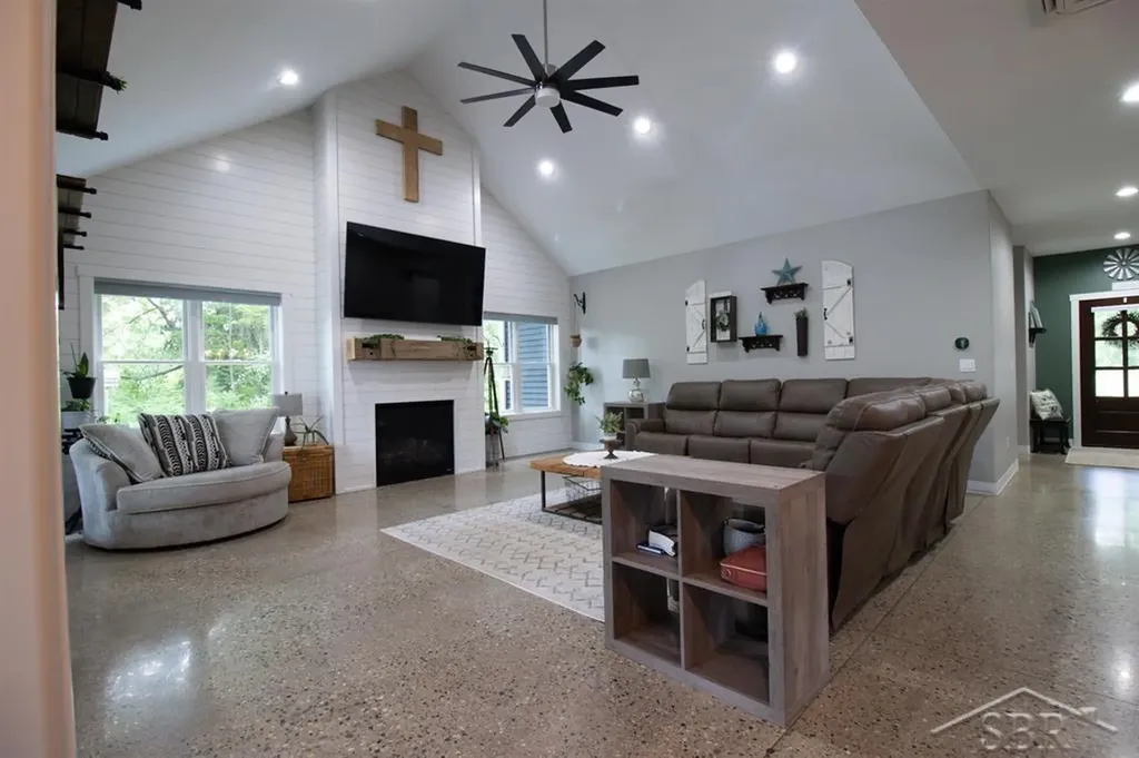 319 E Dopp Road Mt. Haley Township MI 48640