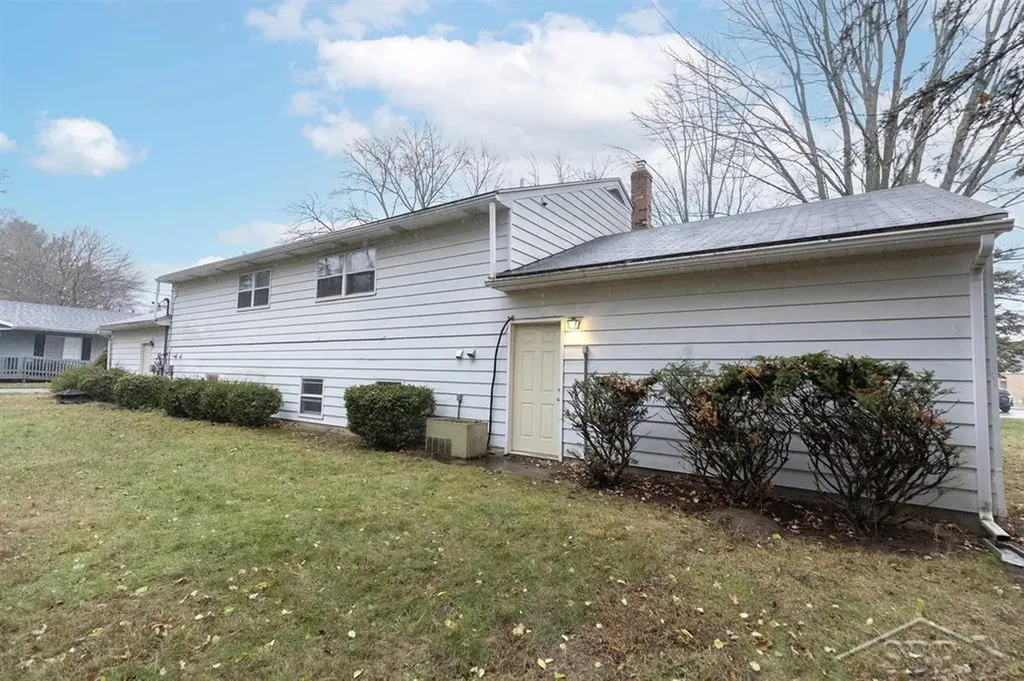 3115-3117 Beech Street Midland City MI 48642