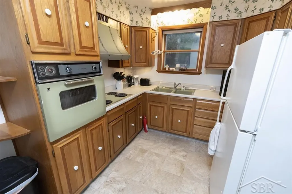 3115-3117 Beech Street Midland City MI 48642