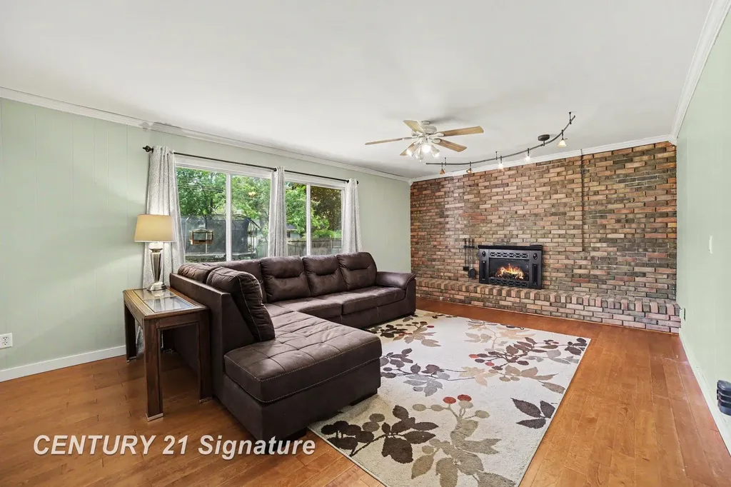 2918 Saint Marys Drive Midland City MI 48640