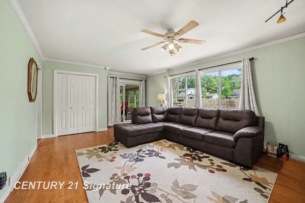 2918 Saint Marys Drive Midland City MI 48640