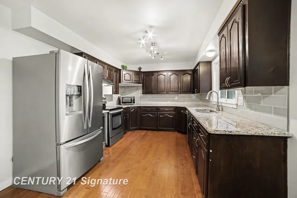 2918 Saint Marys Drive Midland City MI 48640
