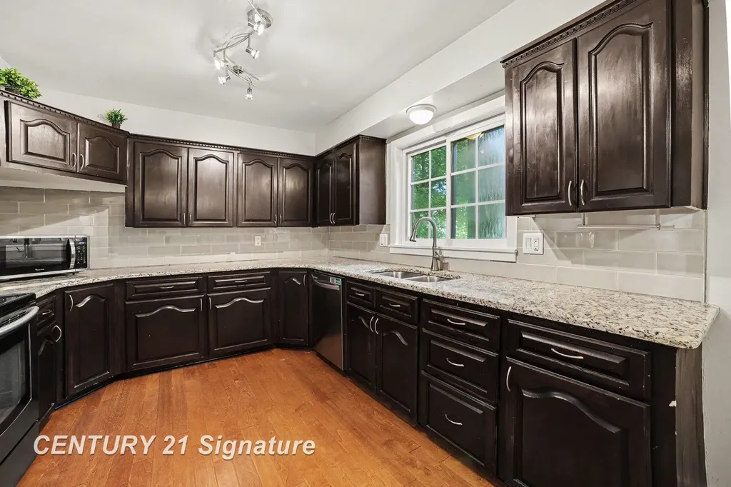 2918 Saint Marys Drive Midland City MI 48640