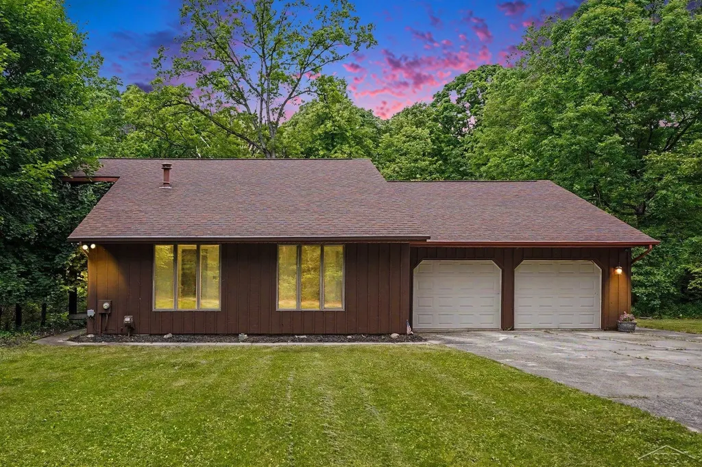 371 E Saginaw Road Lincoln Township MI 48657