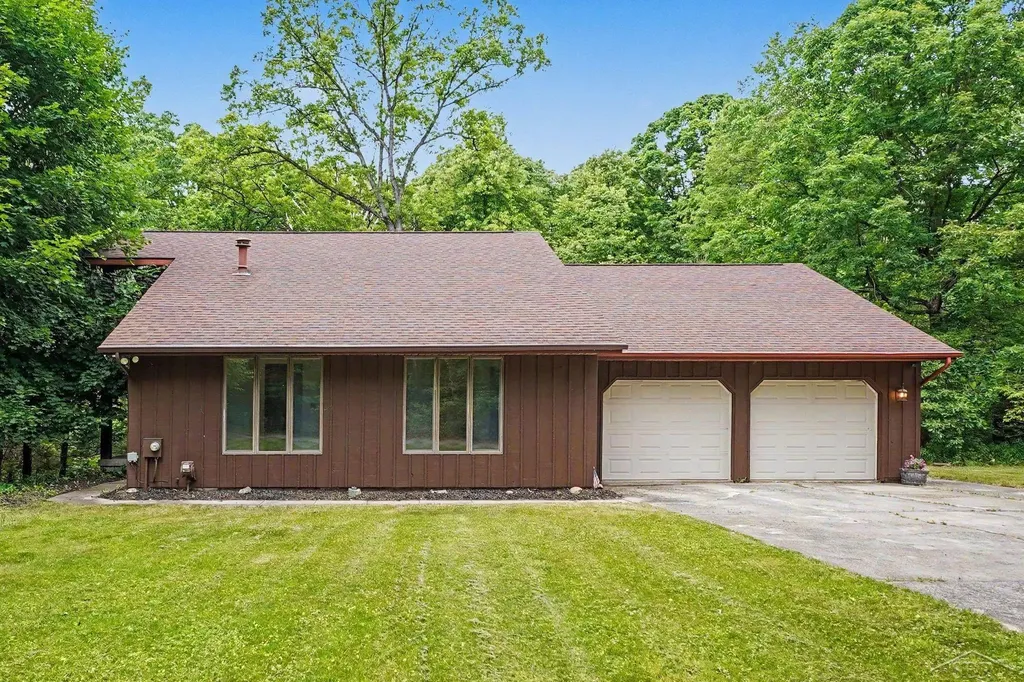 371 E Saginaw Road Lincoln Township MI 48657