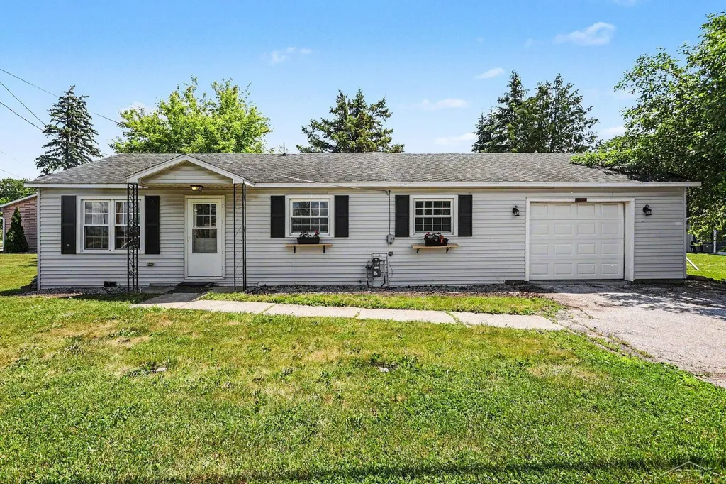 4559 2 Mile Road Bangor Charter Township MI 48706