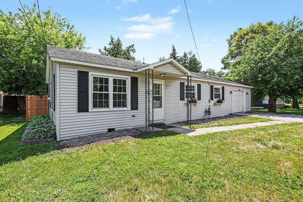 4559 2 Mile Road Bangor Charter Township MI 48706