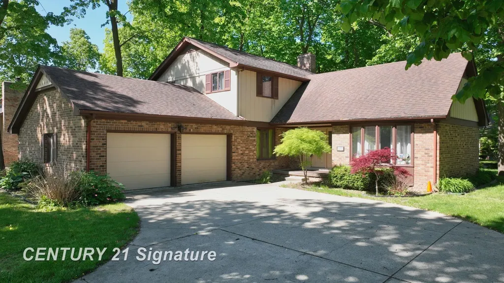 2765 Clairmount Drive Saginaw Charter Township MI 48603