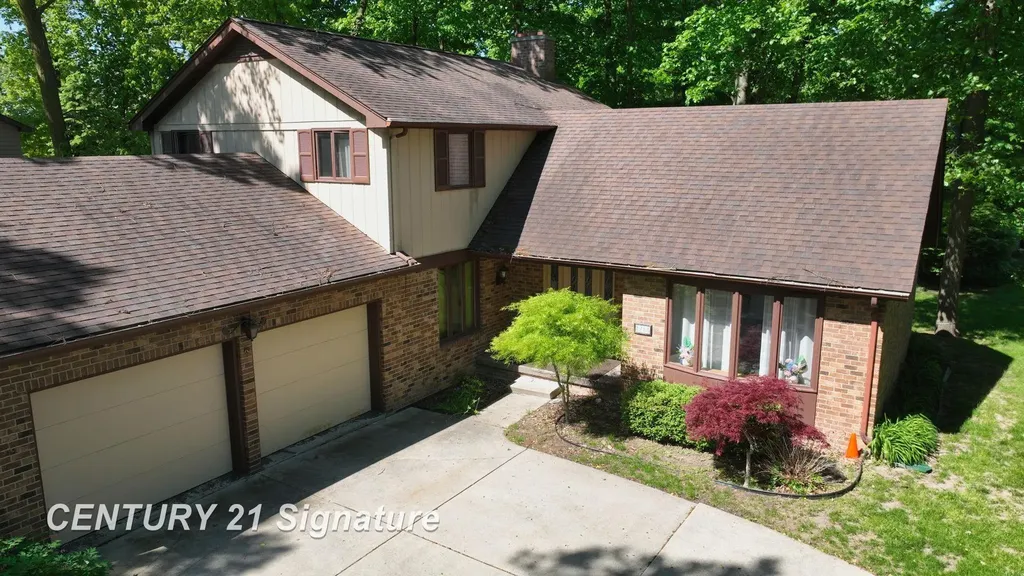 2765 Clairmount Drive Saginaw Charter Township MI 48603