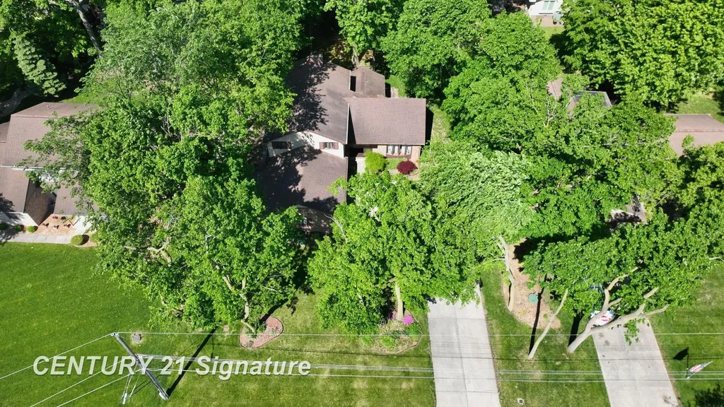 2765 Clairmount Drive Saginaw Charter Township MI 48603