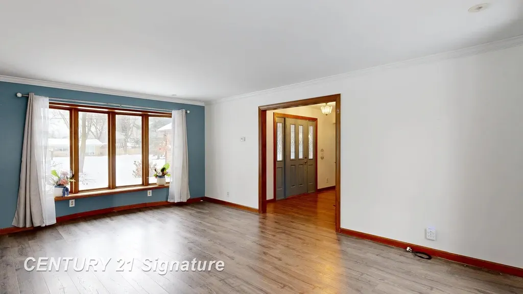 2765 Clairmount Drive Saginaw Charter Township MI 48603