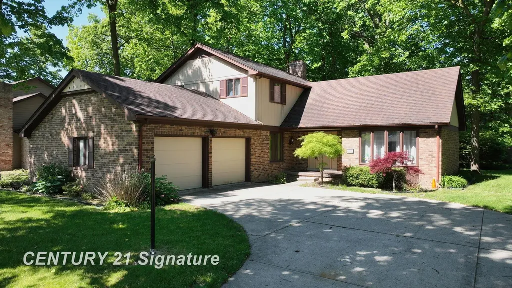 2765 Clairmount Drive Saginaw Charter Township MI 48603