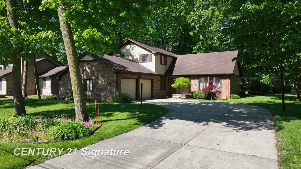 2765 Clairmount Drive Saginaw Charter Township MI 48603