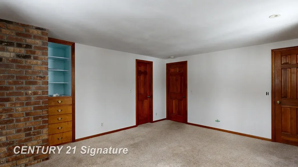 2765 Clairmount Drive Saginaw Charter Township MI 48603