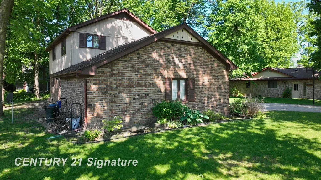 2765 Clairmount Drive Saginaw Charter Township MI 48603