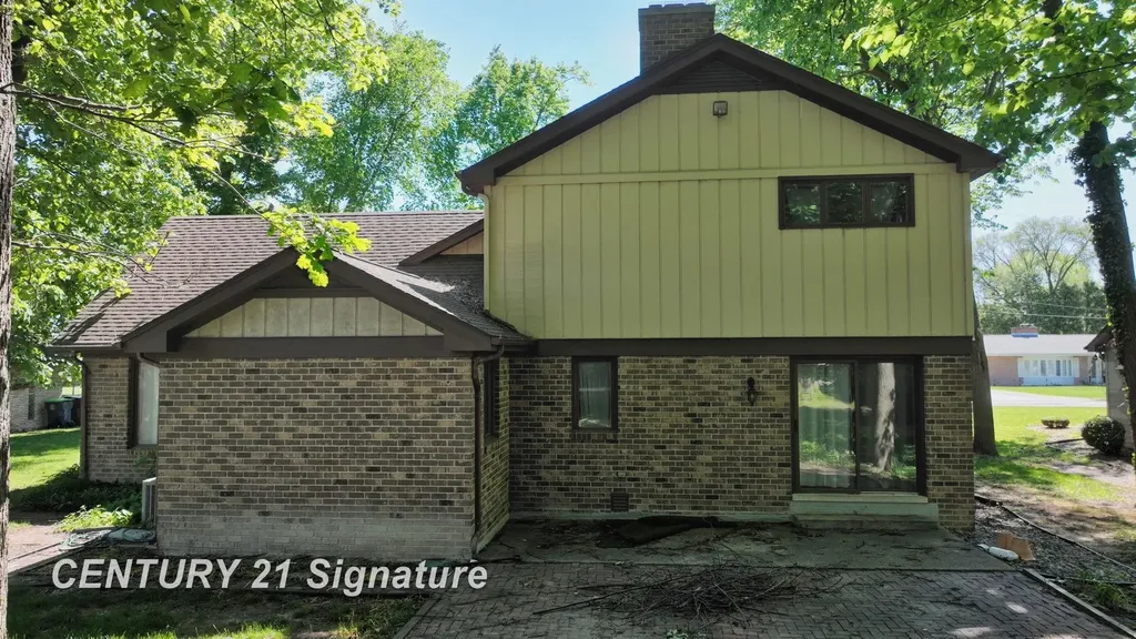 2765 Clairmount Drive Saginaw Charter Township MI 48603
