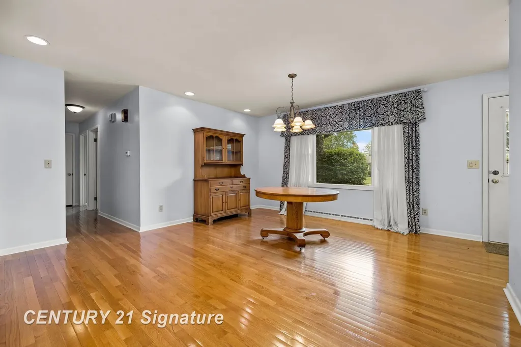 4140 Firethorn Drive Saginaw Charter Township MI 48603
