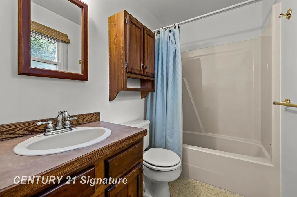4140 Firethorn Drive Saginaw Charter Township MI 48603