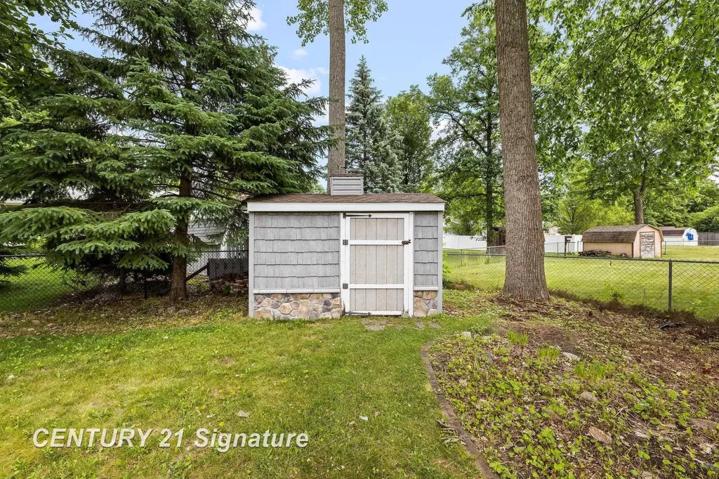 4140 Firethorn Drive Saginaw Charter Township MI 48603