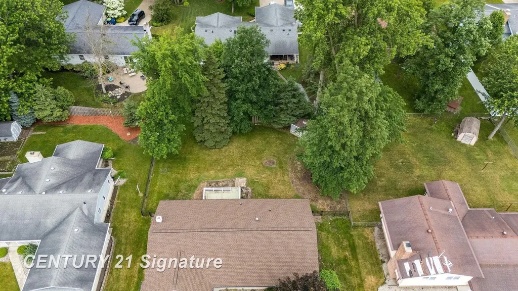 4140 Firethorn Drive Saginaw Charter Township MI 48603